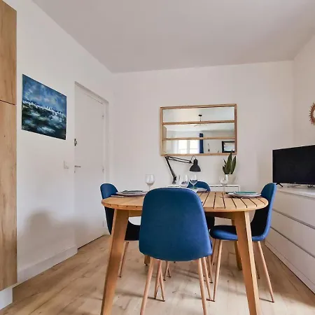 Agreable Neuf Centre Village, Balcon, Calme Apartment