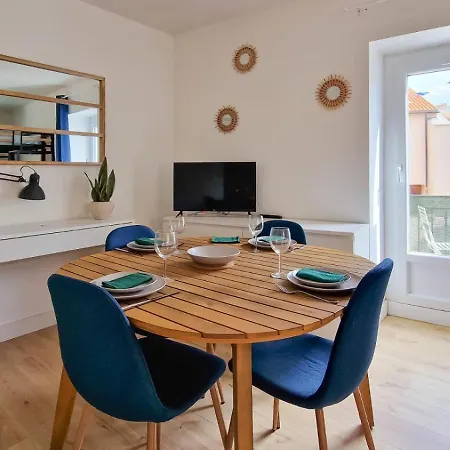 Agreable Neuf Centre Village, Balcon, Calme * Aigues-Vives (Gard)